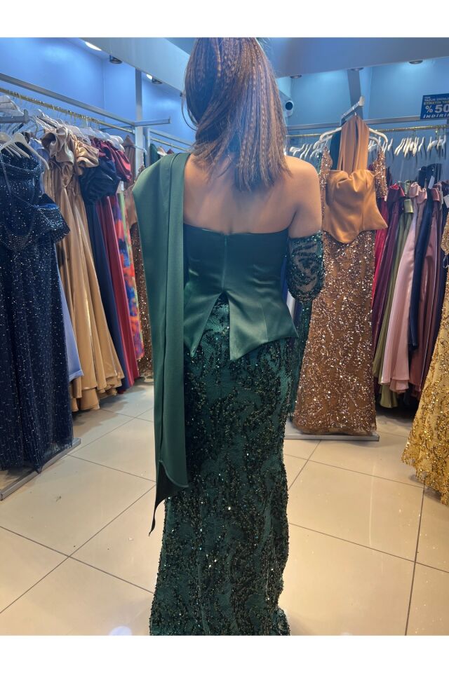 Abiye eldiven ve fularlı