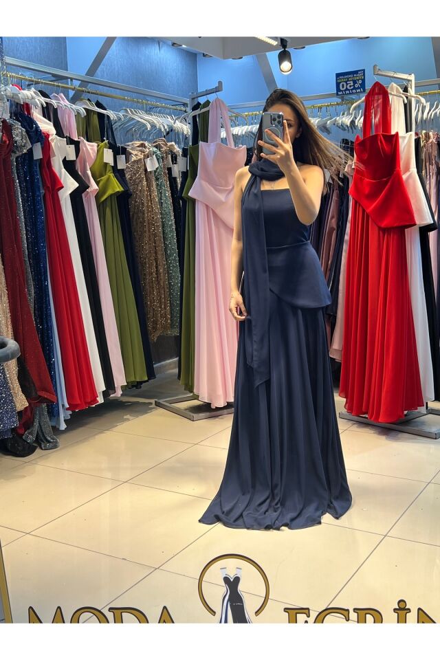 Abiye Elbise fular detaylı