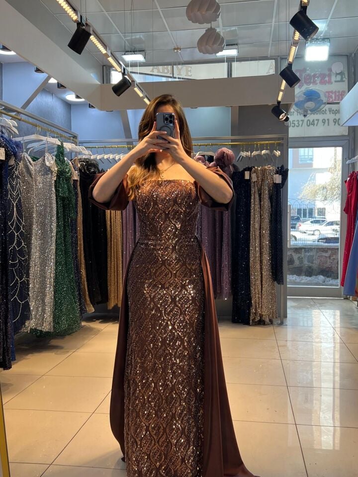 ÖZEL TASARIM BONCUK İŞLEME PELERİNLİ ABİYE